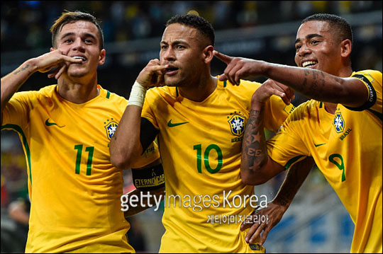 네이마르를 앞세운 브라질 축구가 부활의 기지개를 켜고 있다. ⓒ 게티이미지