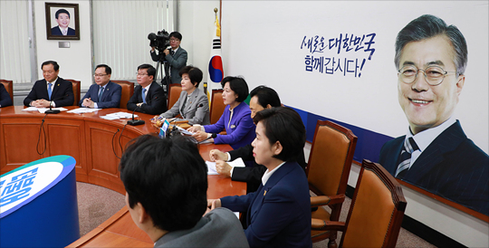 15일 오전 서울 여의도 국회에서 더불어민주당 최고위원회의가 열리고 있다. ⓒ데일리안 홍금표 기자