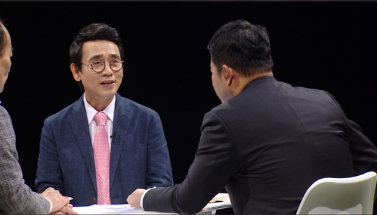 JTBC '썰전'이 새 정부 출범 후 문재인 정부의 달라진 청와대를 다룬다.ⓒJTBC