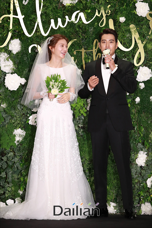 배우 주상욱(38)·차예련(31) 커플이 25일 오후 6시 서울 광장동 그랜드 워커힐 호텔에서 비공개 결혼식을 올린다.ⓒ데일리안 홍금표 기자
