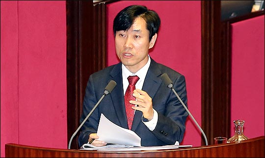 하태경 새누리당 의원이 지난해 12월 21일 열린 국회 본회의에서 대정부질문을 하고 있다. (자료사진) ⓒ데일리안 박항구 기자