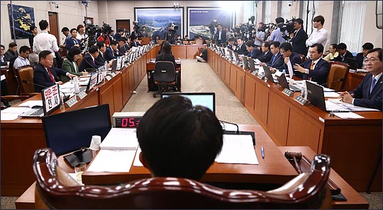 지난 15일 국회 국토교통위원회 회의실에서 김현미 국토교통부 장관 후보자의 인사청문회가 진행되고 있다. (자료사진) ⓒ데일리안 박항구 기자