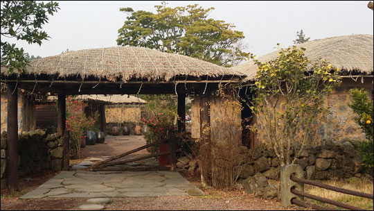 제주 성읍민속촌에 있는 가정집 입구 모습.ⓒ조남대