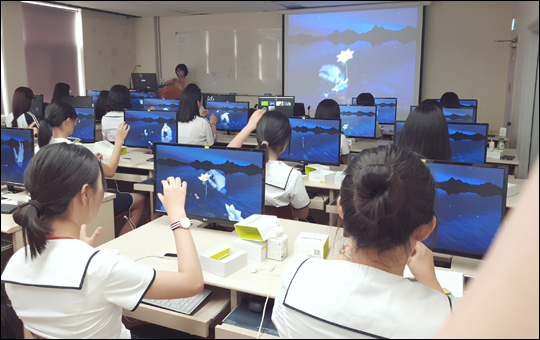 지난 6월 20일 경북대학교에서 학생들에게 소프트웨어진로교육을 시행하고 있다. ⓒ교육부
