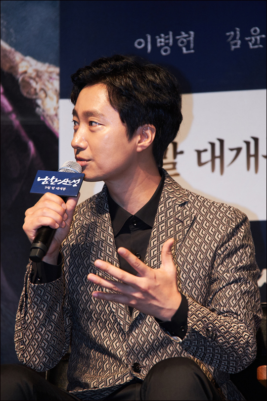 배우 박해일이 영화 '남한산성'에서 이병헌, 김윤석과 호흡한 소감을 밝혔다.ⓒCJ엔터테인먼트