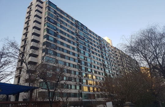 8.2부동산대책 발표 이후 한동안 주춤했던 서울 강남권 아파트들이 최근 빠르게 시세를 회복하는 분위기다. 잠실주공5단지 전경.ⓒ데일리안