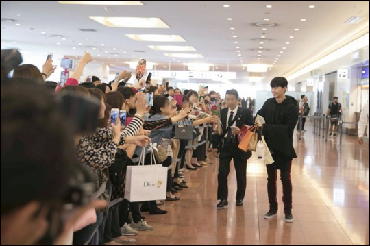 배우 박서준이 일본에서 '한류스타'의 인기를 실감했다.ⓒ콘텐츠와이