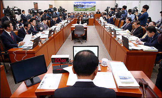 지난 12일 국회에서 국회 외교통일위원회의 외교부에 대한 국정가사가 진행되고 있다. (자료사진) ⓒ데일리안 박항구 기자