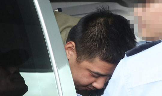 여중생 살해·시신 유기 사건 피의자인 이영학 씨가 지난 15일 오후 서울 북부지방검찰청으로 출석하고 있다.ⓒ연합뉴스 