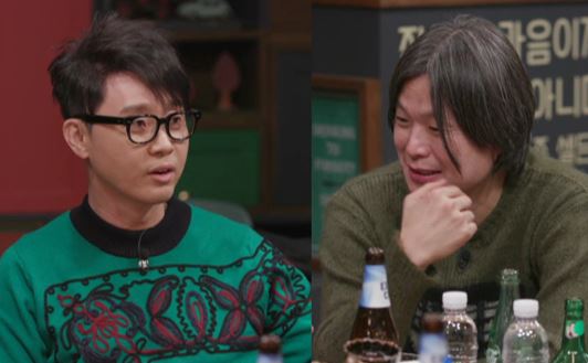tvN '인생술집'에는 가수 이승환과 주진우 기자가 출연, 그간 어디서도 들을 수 없었던 이야기들을 공개한다.ⓒ tvN