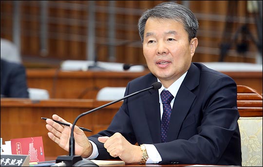 이진성 헌법재판소장 후보자가 22일 오전 국회에서 열린 인사청문회에서 의원들의 질의에 답변하고 있다. ⓒ데일리안 박항구 기자