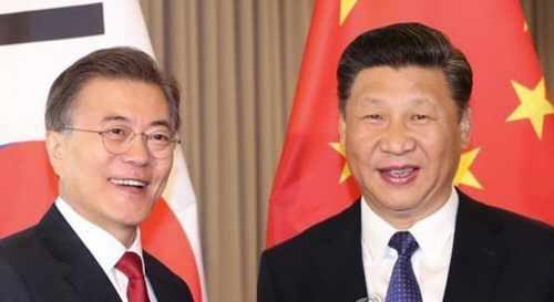 문재인 대통령과 시진핑 중국 국가주석이 14일 오후 중국 베이징 인민대회당에서 정상회담을 가졌다.(자료사진)ⓒ연합뉴스