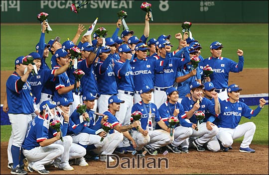 한국 야구는 2014년 인천아시안게임 금메달로 주요 선수들이 대거 병역혜택을 받았다. ⓒ 데일리안DB