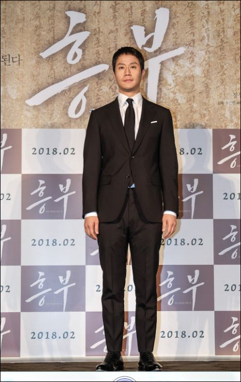 배우 정우가 영화 '흥부'를 통해 김주혁과 호흡한 소감을 밝혔다.ⓒ롯데엔터테인먼트