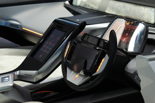 파나소닉이 제시한 미래형 차량용 디지털 콕핏 ‘스마트비전 콕핏’.ⓒ데일리안 이홍석기자