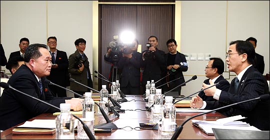 남북 고위급 회담에서 합의한 북측의 평창올림픽 참가 논의와 관련 후속 실무회담이 언제 어떻게 열릴지 주목된다.(자료사진) ⓒ사진공동취재단