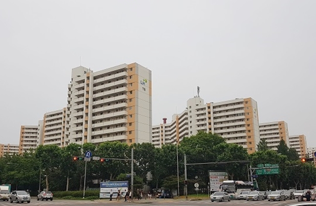 서울 노원구 상계동 일대 주공아파트들이 재건축 사업을 위한 준비를 검토하고 있는 것으로 알려졌다. 상계주공7단지 전경. ⓒ데일리안