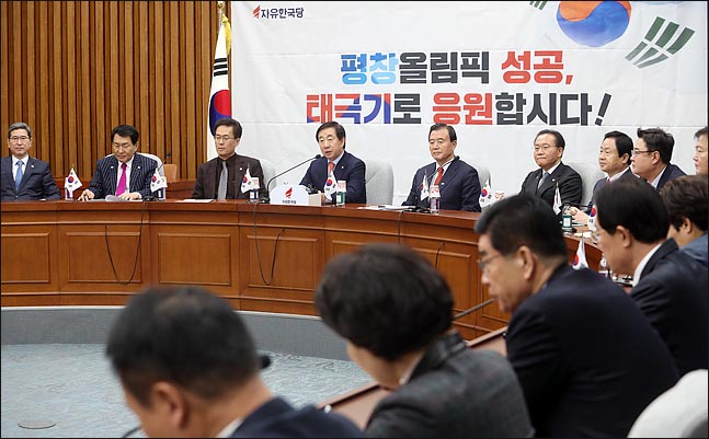김성태 자유한국당 원내대표가 지난 19일 오전 국회에서 열린 원내대책회의에서 이야기하고 있다. (자료사진) ⓒ데일리안 박항구 기자