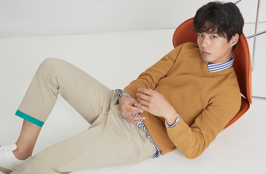 배우 박보검이 패션 화보를 통해 장난기 넘치는 매력을 한껏 발산했다.ⓒTNGT