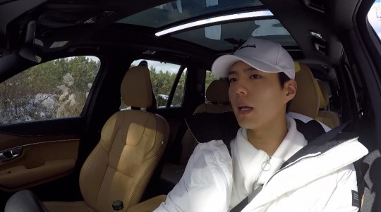 JTBC '효리네 민박2'에서 단기 아르바이트생으로 합류한 배우 박보검이 열혈 운전기사로 분했다. \ⓒJTBC 
