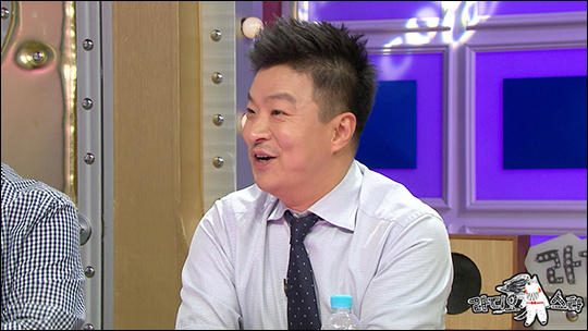 자신에 대한 성추행 의혹이 보도된 후 방송활동을 접은 김생민 씨. MBC '라디오스타' 화면 캡처.