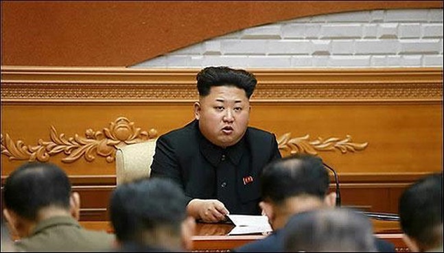 김정은 북한 국무위원장이 최근 '선대 유훈 관철'을 강조하는 것은 대내적으로 '비핵화'를 언급하기 위한 사전작업이라는 분석이 나왔다.(자료사진) ⓒ연합뉴스
