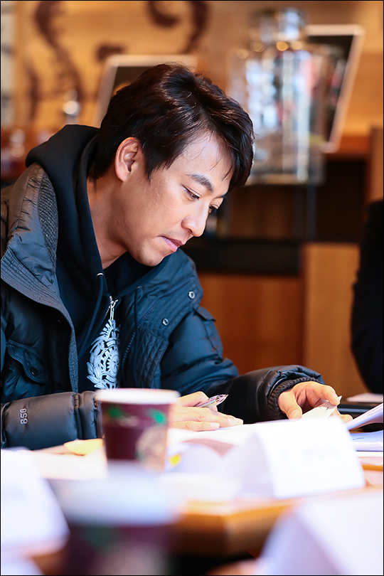 영화 '살인소설'에 출연한 배우 오만석이 자신의 연기에 대해 냉정한 평가를 내렸다. ⓒ 페퍼민트앤컴퍼니