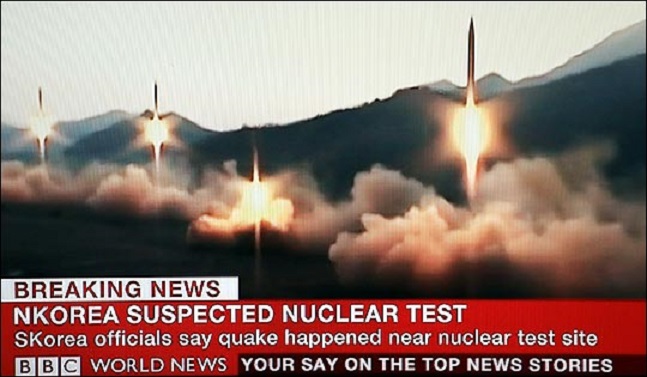 2017년 9월 3일 오후 12시 36분 북한 함경북도 길주군 풍계리(길주 북북서쪽 40㎞ 지역)에서 규모 5.7 이상으로 추정되는 지진이 발생해 북한의 핵실험 여부에 관심이 집중되는 가운데 BBC가 관련 뉴스를 보도하고 있다. /BBC 화면촬영(자료사진) ⓒ데일리안