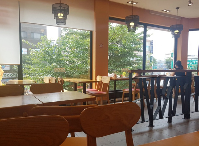 지난해 7월 햄버거병 논란 이후 지난 텅 빈 서울 시내 패스트푸드 매장의 모습. ⓒ데일리안 