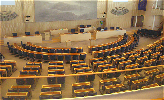 스웨덴 국회의원 349명이 1년 중 10개월 동안 상시 회기로 운영하는 국회의사당 본회의장. (사진 = 이석원)