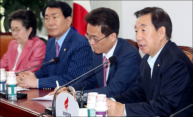 김성태 자유한국당 원내대표가 15일 오전 국회에서 열린 원내대책회의에서 이야기 하고 있다. ⓒ데일리안 박항구 기자