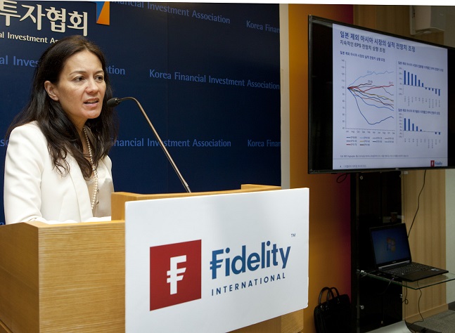 캐서린 영 피델리티자산운용 이머징 아시아펀드 인베스트먼트 디렉터는(Investment Director) 17일 서울 여의도 금융투자협회에서 열린 기자간담회에서 '피델리티 이머징 아시아 펀드'를 소개하고 있다.ⓒ피델리티자산운용