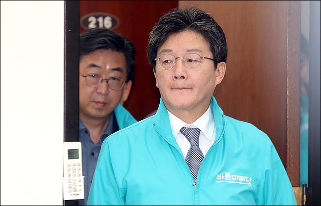 유승민 바른미래당 공동대표가 25일 오전 국회에서 열린 최고위원회의에 참석하고 있다. ⓒ데일리안 박항구 기자