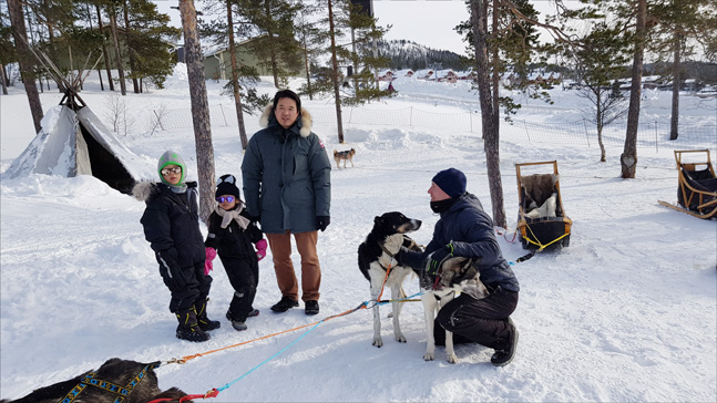송두휘 씨는 육아 휴직 중인 지난 2월, 스웨덴과 노르웨이의 접경 지역인 이드레(Idre)로 가족 여행을 다녀왔다. (사진 송두휘 제공)