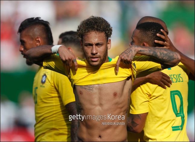 월드컵을 앞둔 평가전에서 완벽한 모습을 보여주고 있는 네이마르와 브라질. ⓒ 게티이미지