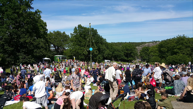 매년 6월 20일 직후의 토요일에 열리는 스웨덴 최대 민속 축제인 