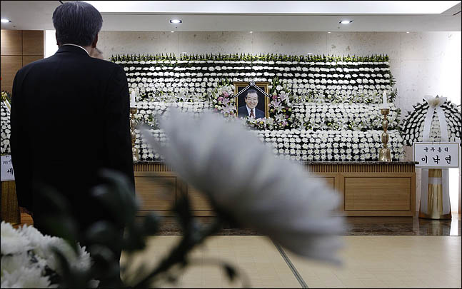 김종필(JP) 전 국무총리가 23일 오전 별세했다. 서울현대아산병원 장례식장에 마련된 빈소에 김 전 총리의 영정사진이 놓여있다. ⓒ데일리안

