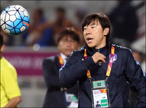일본의 패배는 2년 전 신태용 감독이 지휘봉을 잡았던 한국 U-23 대표팀의 패배와 흡사하다. ⓒ 연합뉴스