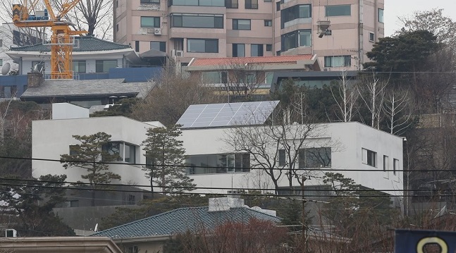 올해 1월 공개된 전국 표준 단독주택 공시가격 중 가장 비싼 곳인 이명희 신세계그룹 회장이 소유한 서울 용산구 한남동 주택 전경. ⓒ연합뉴스