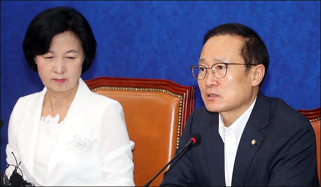 홍영표 더불어민주당 원내대표가 9일 오전 국회에서 열린 최고위원회의에서 이야기 하고 있다.  ⓒ데일리안 박항구 기자