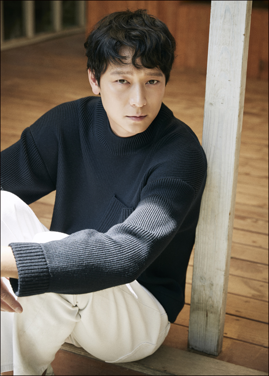 영화 '인랑'에 출연한 배우 강동원은 "김지운 감독의 선택을 받아 영광이다"고 말했다.ⓒ워너브러더스코리아