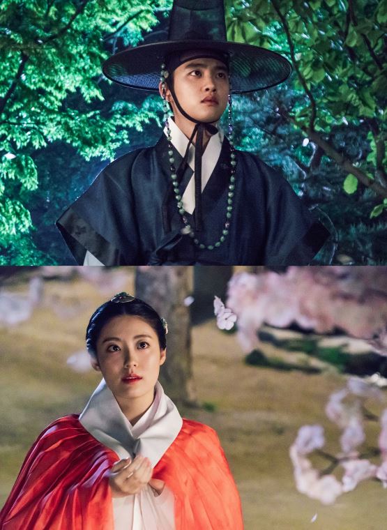 tvN ‘백일의 낭군님’이 벌써부터 설레는 도경수와 남지현의 벚꽃 스틸컷을 최초 공개했다. ⓒ tvN