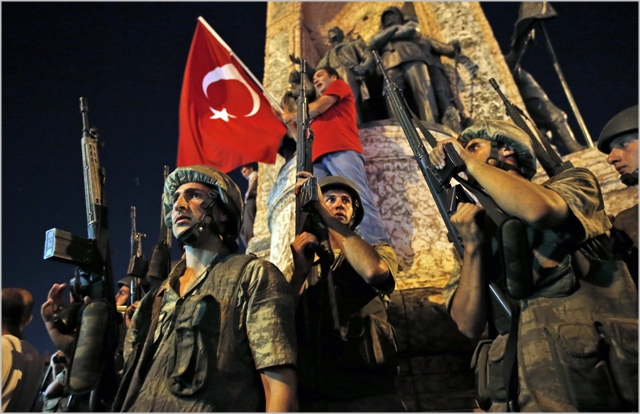 2016년 7월 15일 터키 군부가 타이이프 에르도안 터키 대통령에 반발해 쿠데타를 시도하고 있다. ⓒ월스트리트 저널