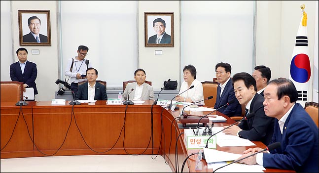 민주평화당은 17일 오전 국회에서 최고위원 ·국회의원 연석회의를 열었다. ⓒ박항구 기자 