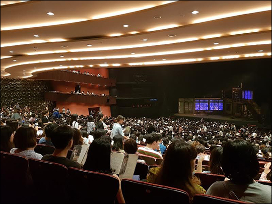 19일 오후 대만 타이중 NTT 대극장 객석 1층 내부. ⓒ 라이브