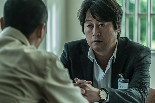 배우 김윤석이 출연하는 '암수살인'에 대한 영화팬들의 기대가 높아지고 있다. ⓒ (주)쇼박스
