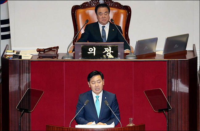 김관영 바른미래당 원내대표가 6일 오전 열린 국회 본회의에서 교섭단체 대표연설을 하고 있다. ⓒ데일리안 박항구 기자