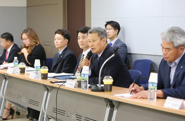 이재원 중소기업중앙회 고용지원본부장이 12일 서울 여의도 중소기업중앙회에서 열린 '외국인 고용애로 해소 중소기업인 간담회'에서 발언하고 있다.ⓒ중소기업중앙회