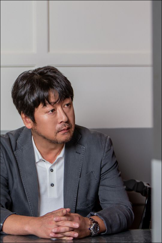 김윤석은 '암수살인' 속 형사의 모습은 기존 영화와 확연히 다르다고 강조했다. ⓒ 쇼박스