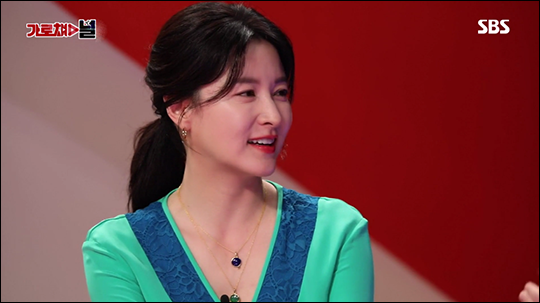 배우 이영애가 변함없는 미모를 과시했다. SBS 방송 캡처.